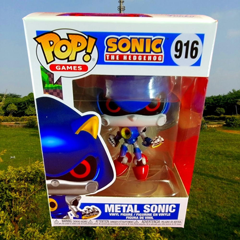 Metal sonic funko # 916 (nib) with pop protector